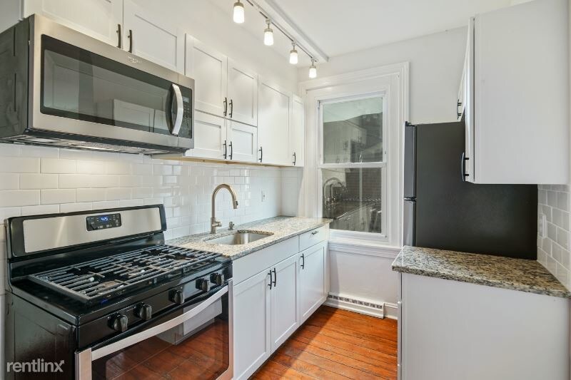 Foto principal - 8241 Pine Rd