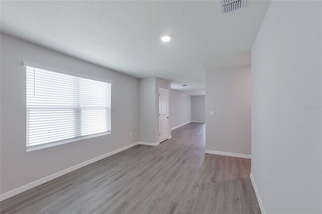 Building Photo - 8700 SW 43rd Ter