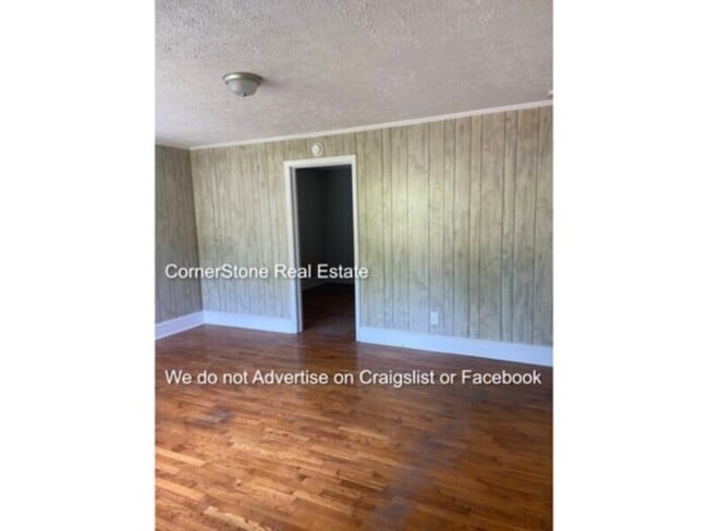 Building Photo - 881 W Orange St