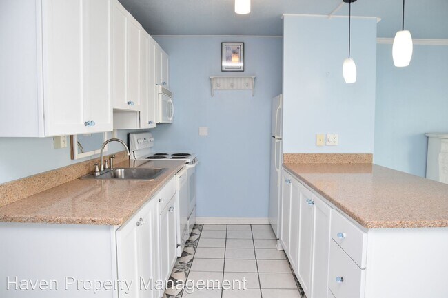 Building Photo - 1 br, 1 bath House - 235 Broadway  Apt 300