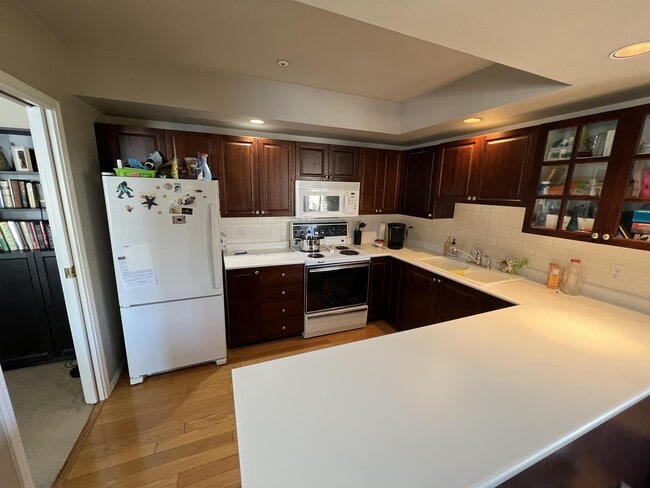 Building Photo - 550 Blue Girl Way