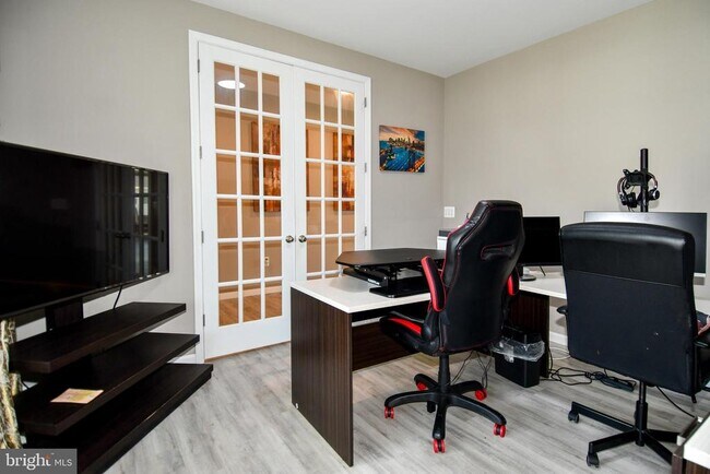 Foto del edificio - 7706 Colburn Dr