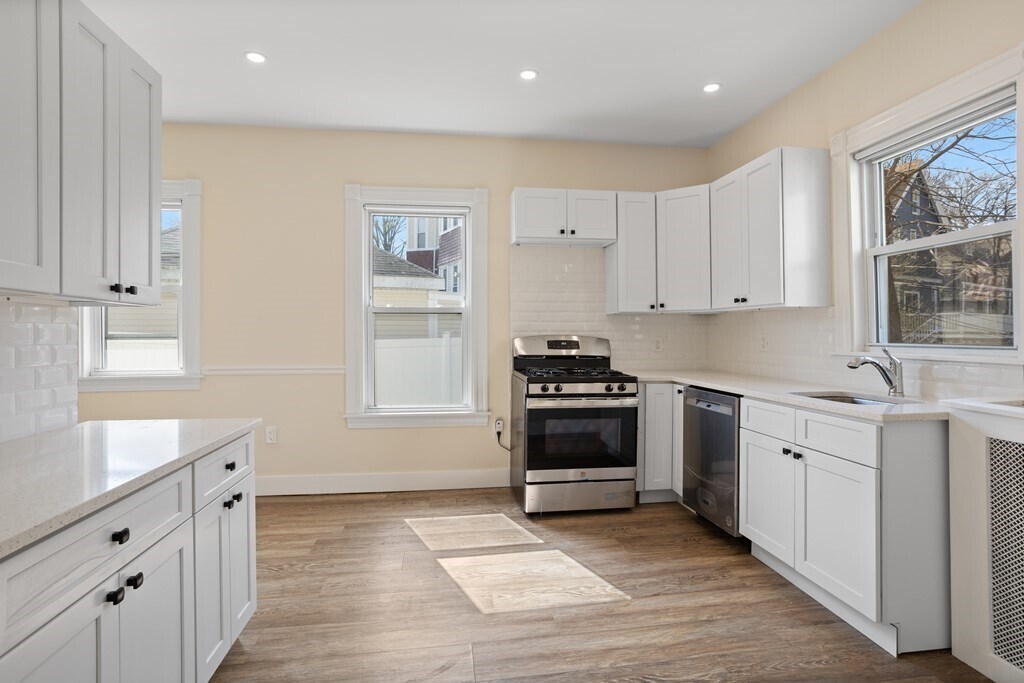 Primary Photo - 324 Ashmont St