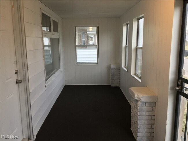 Foto del edificio - 13413 Durkee Ave