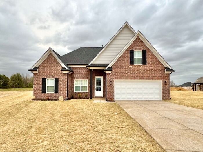 Foto principal - Now Leasing a Brand New 5-Bedroom 3 Bath H...