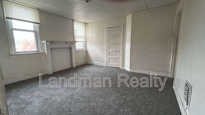 Building Photo - 1400 Hill Ave