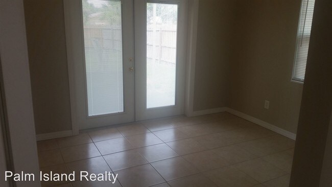Foto del edificio - 1 br, 1 bath Apartment - 453 73rd Ave N