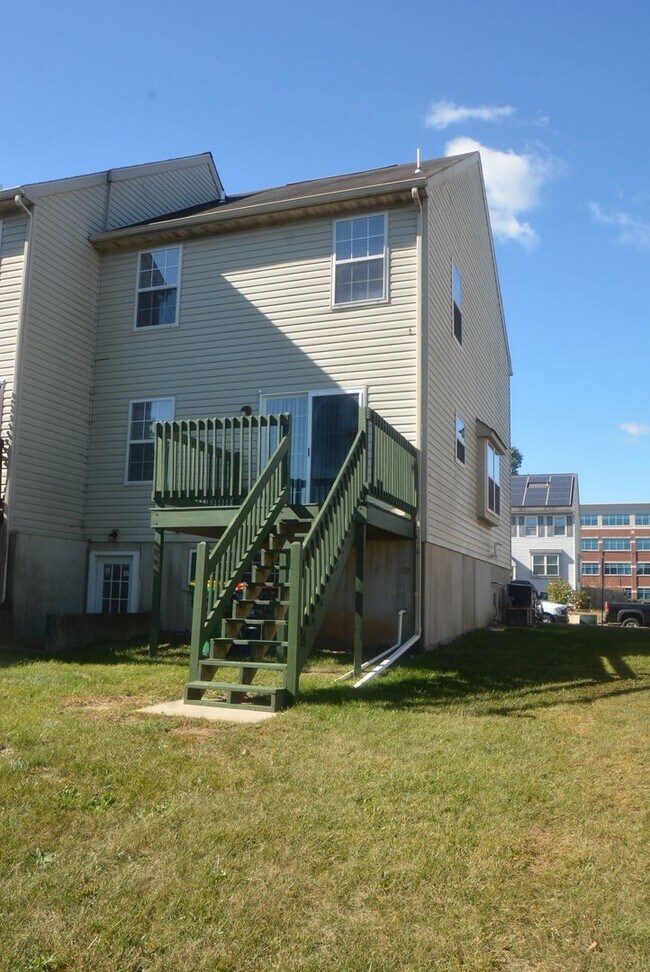 Foto del edificio - In Middletown a Great 3 Bedroom 1 Bathroom...