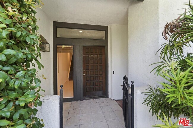 Foto del edificio - 1544 Michael Ln