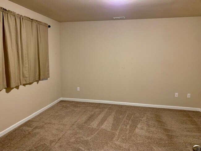 Foto del edificio - 4 Bedroom Home in Convenient Port Orchard ...