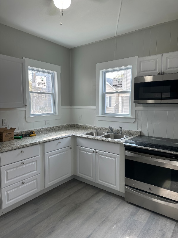 Building Photo - 401 E 15th St