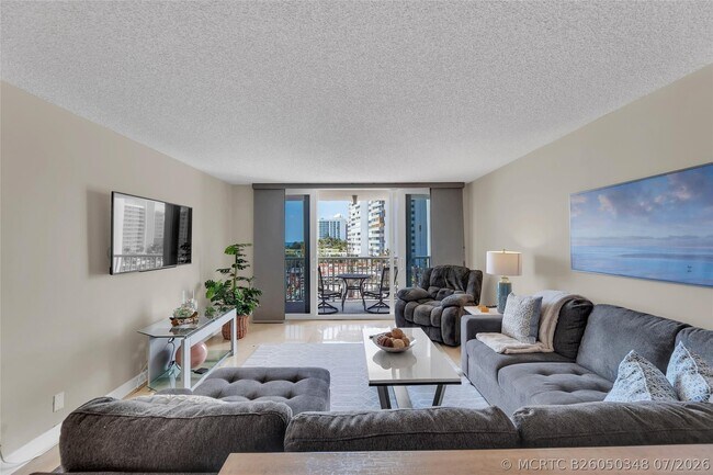 Foto del edificio - 1370 S Ocean Blvd