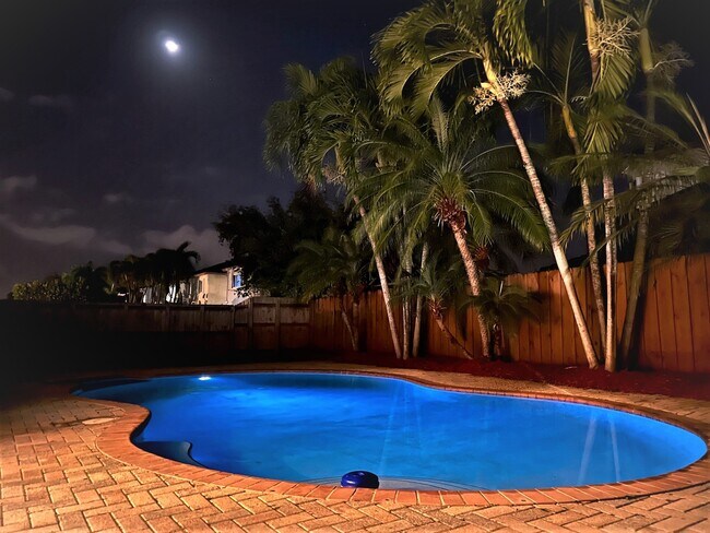 Photo - 15813 SW 140th St (Miami, FL) House