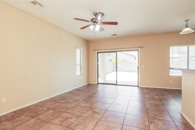 Building Photo - 7906 S 50th Dr