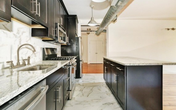 Primary Photo - 505 4th St