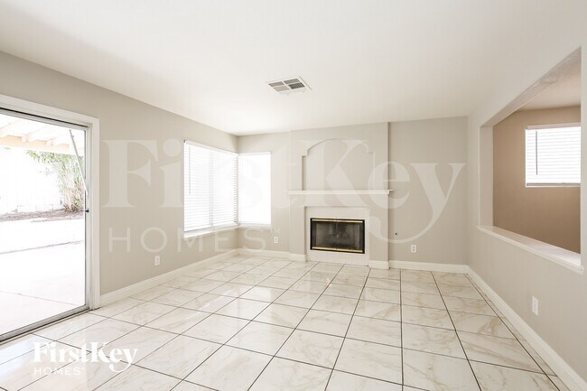 Foto del edificio - 8041 Hilliard Ave