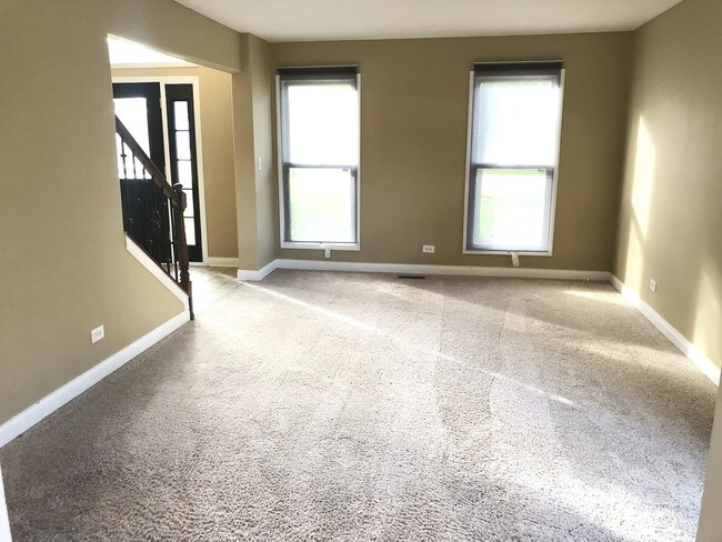 Building Photo - 1590 Barrington Ct