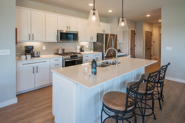 Fully equipped kitchen - 225 E Seventeenth St