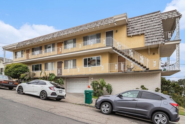 Building Photo - 370 Santa Clara Ave