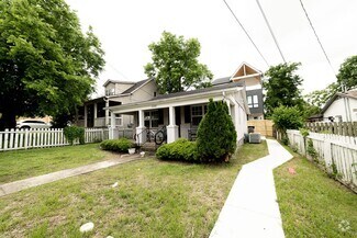 Building Photo - 1105 Summit Ave