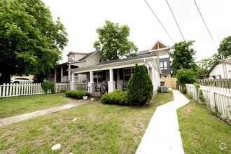 Building Photo - 1105 Summit Ave