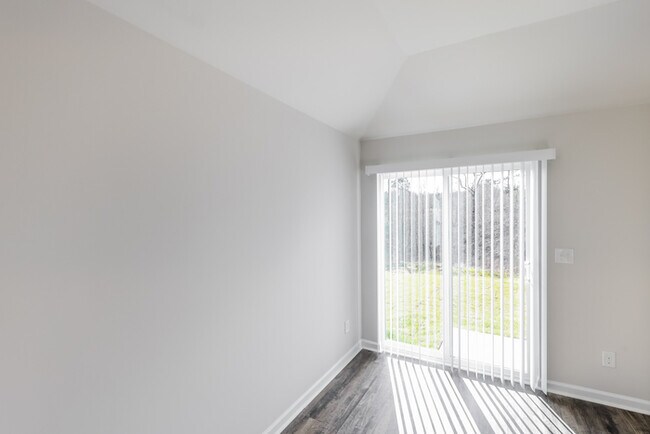 Building Photo - 1120 Brookhaven Drive