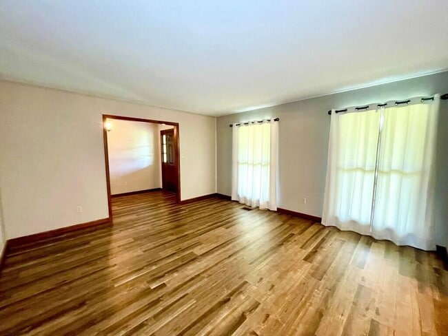 Building Photo - 205 Browning Pl