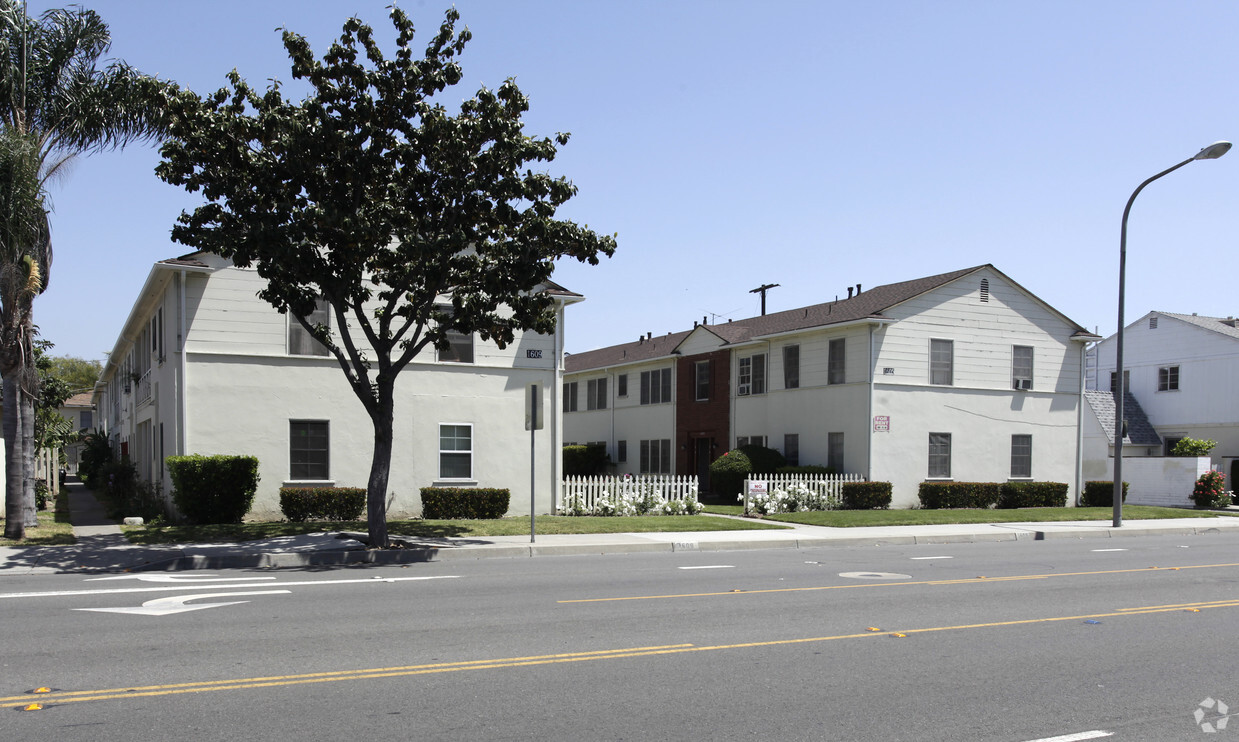 Building Photo - Flower Apartments