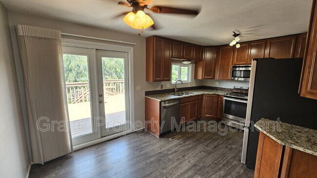 Building Photo - 9149 Flower Ct