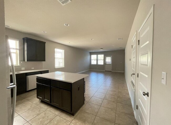 Building Photo - 2340 Pecan Island Dr