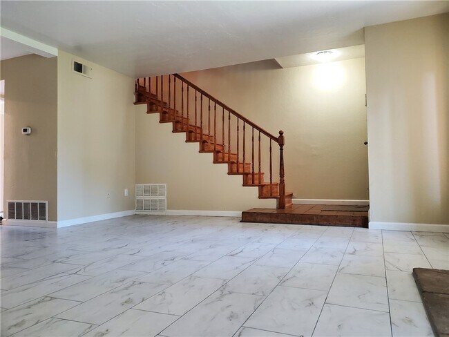 Foto del edificio - 16584 Lorelei Ln