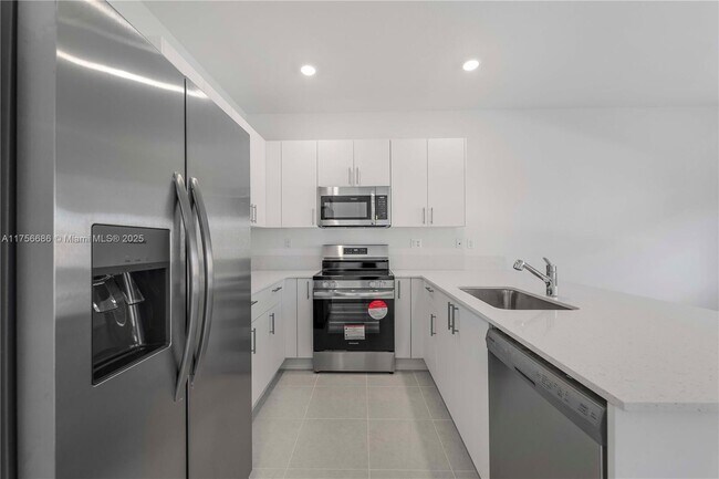 Foto del edificio - 701 SE 13th Street Cir
