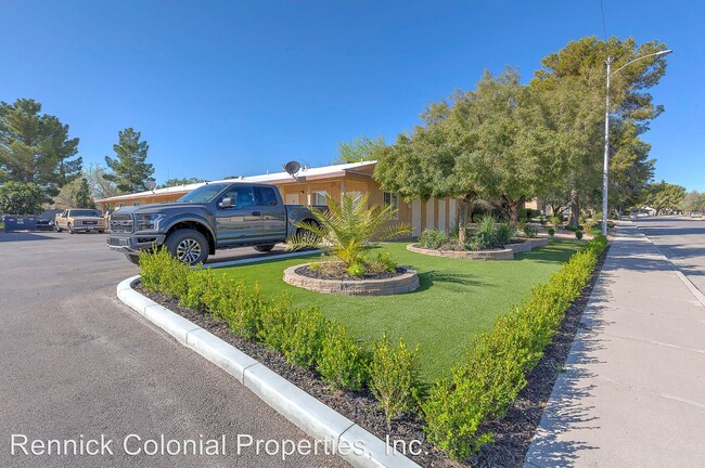 Building Photo - 867 Del Rey Dr