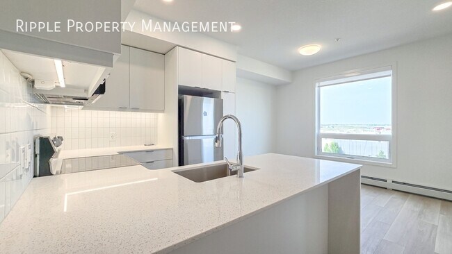 Building Photo - Modern 2 Beds, 2 Baths Apartment/Condo | N...