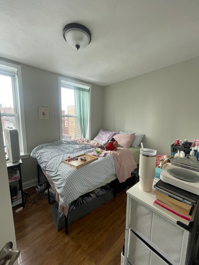 Building Photo - 220 Hanover St