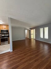 Building Photo - 256 Camelback Rd