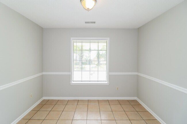 Building Photo - 4022 Castile St