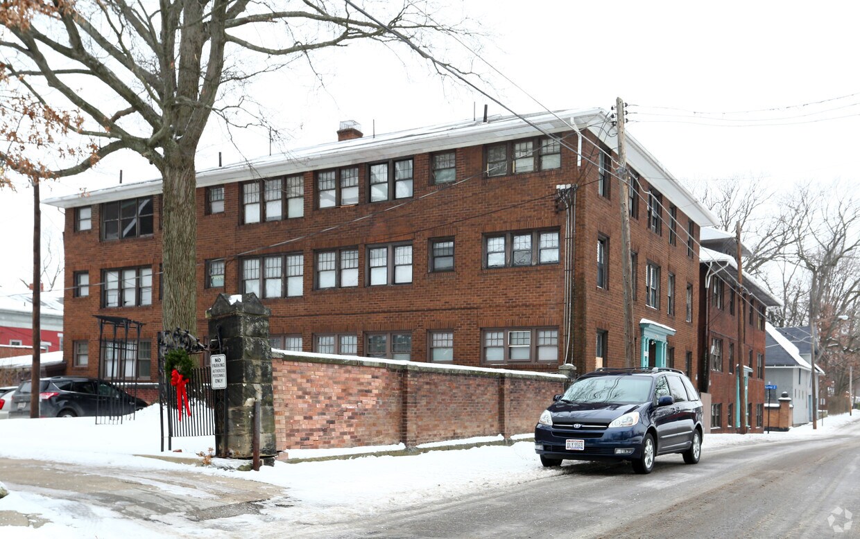 Building Photo - 223 5th St NE