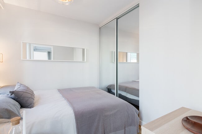 Building Photo - Somerset