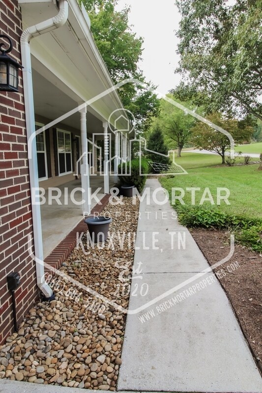 Building Photo - 808 Pioneer Dr