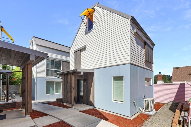 Building Photo - 45 W 27th Ave