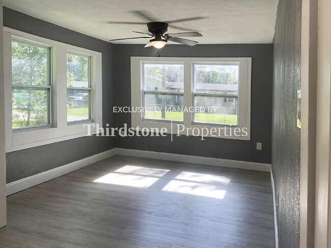 Foto del edificio - 7637 Hammond Blvd
