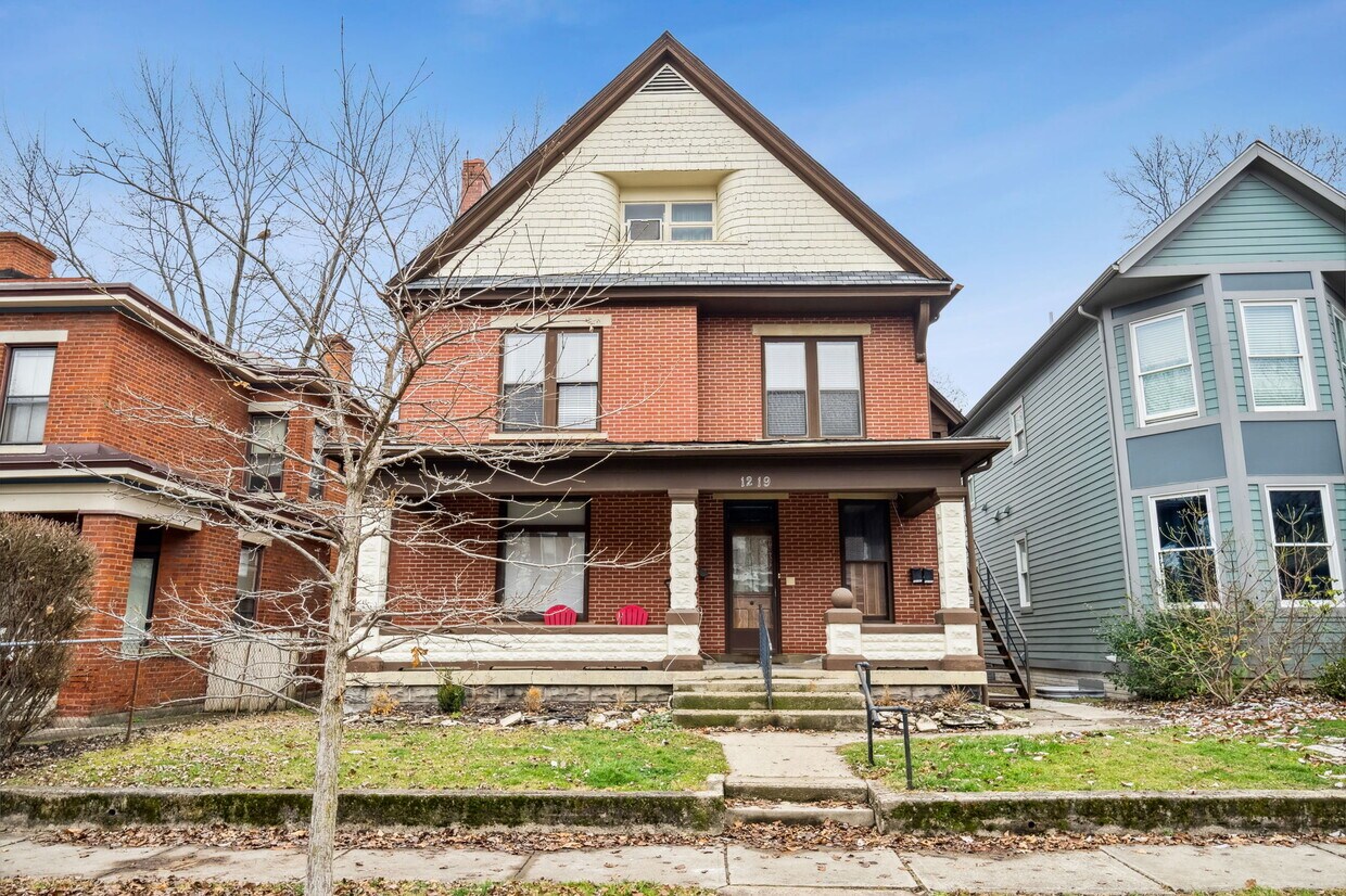 Primary Photo - 1219 Highland St