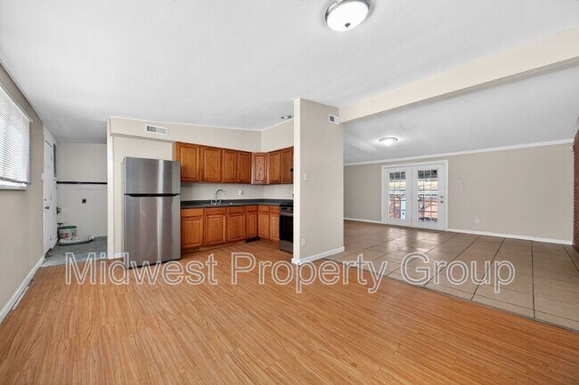 Foto del edificio - 8310 Sagewood Ln