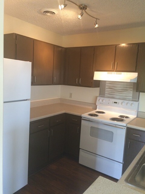 Primary Photo - 417 W 10th St