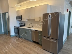 Building Photo - 151 St Paul St