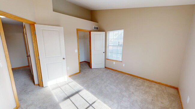 Foto del edificio - $400 Signing Bonus! 2 Bedroom Ankeny Townh...