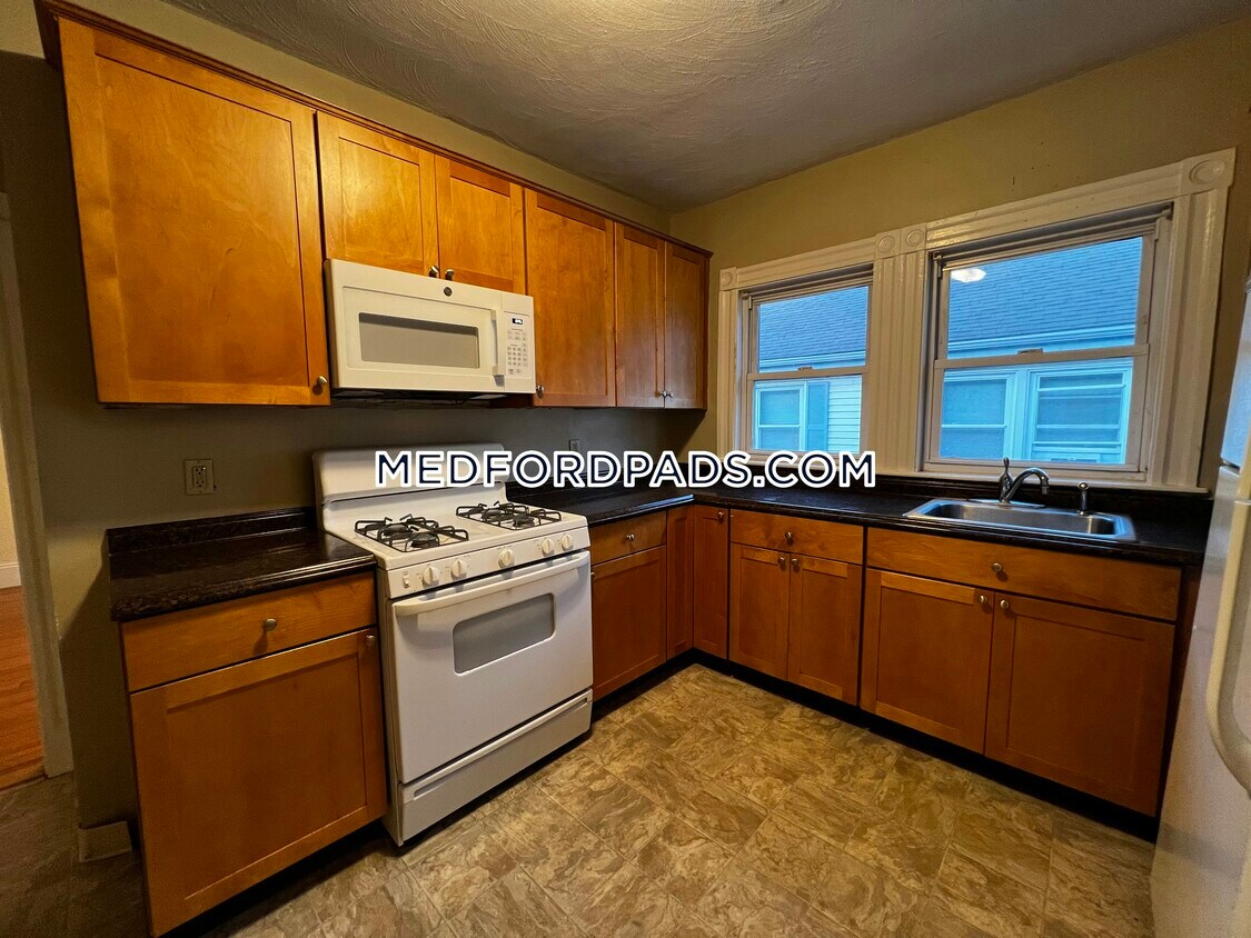 Primary Photo - 130 Princeton St