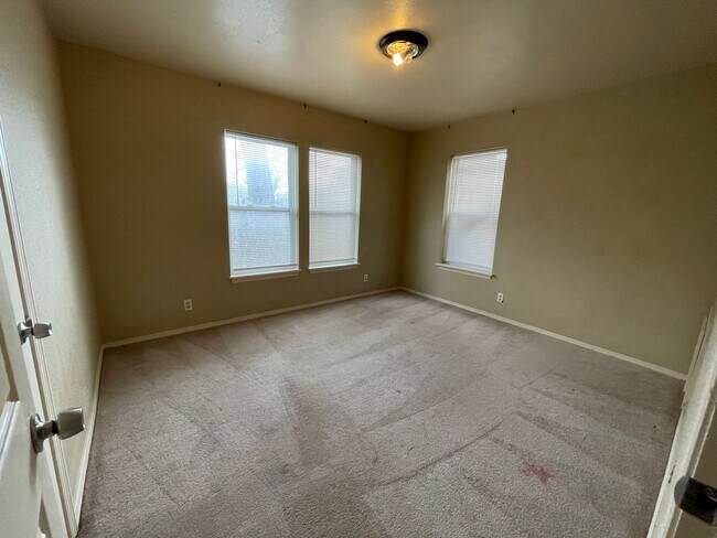 Foto del edificio - 2220 S Taylor St