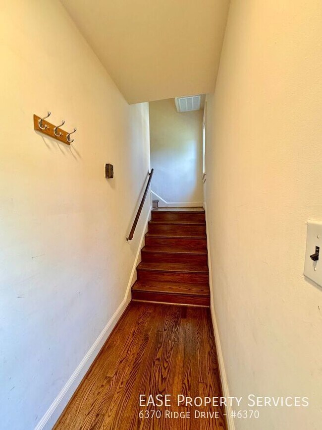 Building Photo - 6370 Ridge Dr